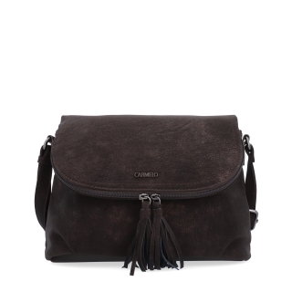 Štýlová crossbody kabelka s praktickou klopou Carmelo materiál syntetická koža zapínanie na zips farba hnedá veľkosť malá 4661 TH Spredu