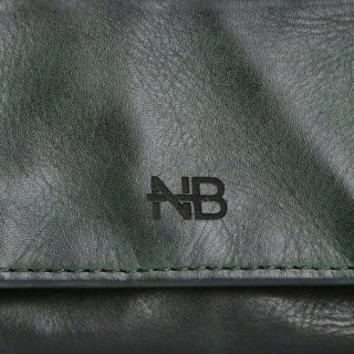 Malá kožená peňaženka s čistým dizajnom Noelia Bolger materiál kože zapínanie na cvok farba zelená veľkosť malá 5134 NB ZE Logo