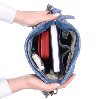 crossbody kabelka s motívom a odnímateľným popruhom Indee materiál syntetická koža zapínanie na zips farba modrá veľkosť malá 6335 M Vnútro