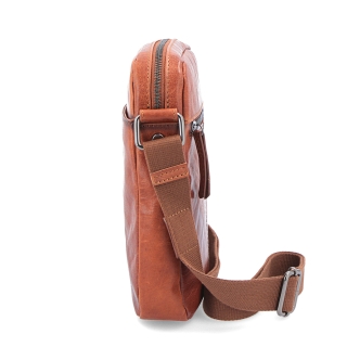 Kožená crossbody taška Poyem materiál kože farba koňaková veľkosť malá 2200 Poyem KO Z boku