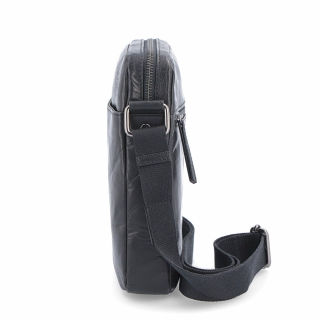 Kožená crossbody taška Poyem materiál kože farba čierna veľkosť malá 2200 Poyem C Z boku