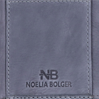 Kožená peňaženka s praktickým vreckom na zips Noelia Bolger materiál kože zapínanie na cvok farba modrá veľkosť malá 5132 NB JE Logo