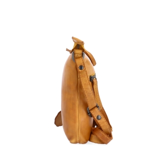Elegantná kožená crossbody kabelka Noelia Bolger materiál kože zapínanie na zips farba žltá veľkosť malá NB 2415 ZLU Z boku