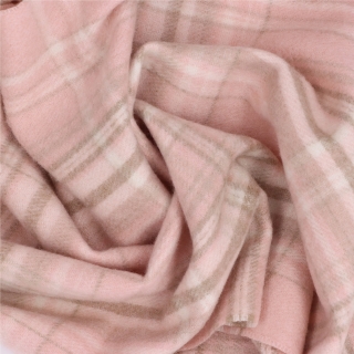 Celoročný šál s károvaným vzorom Noelia Bolger materiál Polyester s prímesou vlny farba ružová KZ004 - 02
