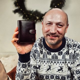 Kožená peňaženka na výšku Cosset materiál kože zapínanie na cvok farba hnedá veľkosť malá 4408 Komodo H Lifestyle