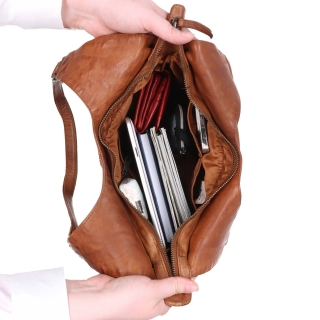 Elegantná kožená shopper kabelka s prešívaním Noelia Bolger materiál kože zapínanie na zips farba koňaková veľkosť stredná NB 2044 KO Vnútro