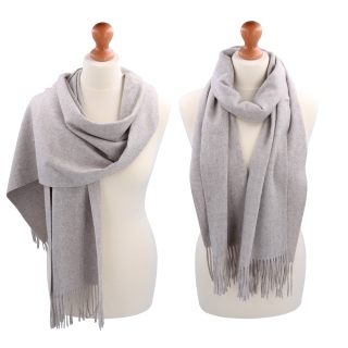 Elegantný jednofarebný šál so strapcami Noelia Bolger materiál Polyester s prímesou vlny farba sivá KZ003 - 03