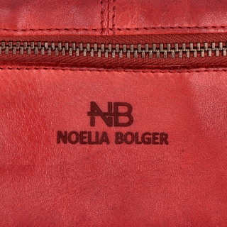 Dlhá kožená peňaženka s prešívaním Noelia Bolger materiál kože zapínanie na cvok farba červená veľkosť veľká 5126 NB CV Logo