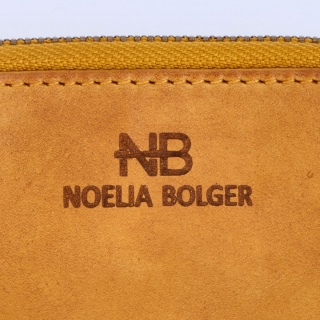 Kožená peňaženka s vreckom na zips Noelia Bolger materiál kože zapínanie na cvok farba žltá veľkosť malá 5136 NB ZLU Logo