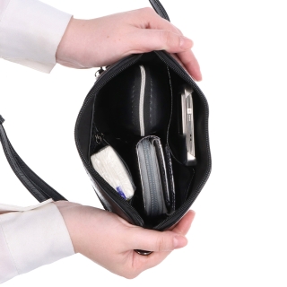 Dizajnová crossbody vintage kabelka so štruktúrovaným vzorom Le Sands materiál syntetická koža zapínanie na zips farba čierna veľkosť malá 4371 C Vnútro