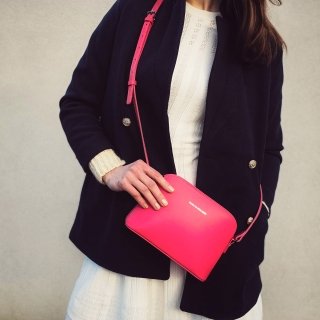 Kožená crossbody kabelka Noelia Bolger Noelia Bolger materiál kože zapínanie na zips farba ružová veľkosť malá NB 0096 F Lifestyle