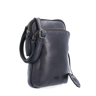 Štýlová kožená crossbody taška Noelia Bolger materiál kože zapínanie na zips farba čierna veľkosť malá NB 2419 C