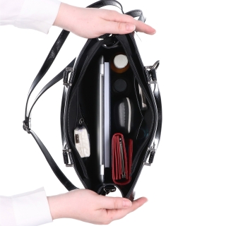 Kabelka do ruky s odnímateľným crossbody popruhom a príveskom Le Sands Le Sands materiál syntetická koža zapínanie na zips farba vínová veľkosť stredná 4638 BO Vnútro