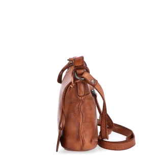 Praktická kožená crossbody na každý deň Noelia Bolger materiál kože zapínanie na zips farba koňaková veľkosť malá NB 2406 KO Z boku