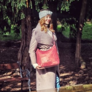 Mestská crossbody kabelka zo syntetickej kože Tangerin materiál syntetická koža zapínanie na zips farba vínová veľkosť stredná 8046 BO Lifestyle