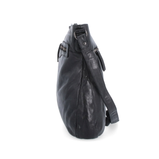 Kožená crossbody s predným vreckom na zips Noelia Bolger materiál kože zapínanie na zips farba čierna veľkosť stredná NB 2103 C Z boku