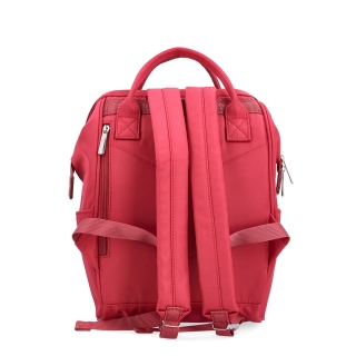 Praktický dámsky batoh na každodenné použitie Carmelo materiál nylon zapínanie na zips farba červená veľkosť stredná 6611 CV Zozadu