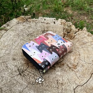 Malá peňaženka s potlačou Indee materiál syntetická koža zapínanie na cvok farba multicolor veľkosť malá 9200 116 Lifestyle