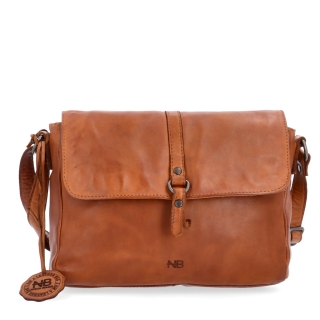 Kožená crossbody kabelka s chlopňou Noelia Bolger materiál kože zapínanie s chlopňou farba koňaková veľkosť stredná NB 2416 KO Spredu