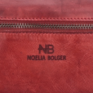 Dlhá kožená peňaženka s mandalou Noelia Bolger materiál kože zapínanie na cvok farba červená veľkosť veľká 5121 NB CV Logo