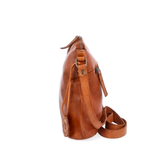 Kožená crossbody kabelka s moderným dizajnom Noelia Bolger materiál kože zapínanie na zips farba koňaková veľkosť malá NB 2400 KO Z boku