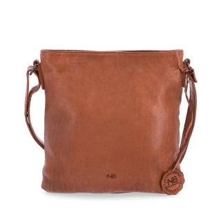 Kožená crossbody kabelka vo vintage štýle Noelia Bolger materiál kože zapínanie na zips farba koňaková veľkosť malá NB 2001 KO Spredu