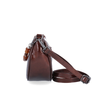Štýlová crossbody kabelka s odnímateľnou ozdobnou retiazkou Le Sands materiál syntetická koža zapínanie na zips farba hnedá veľkosť malá 4639 H Z boku