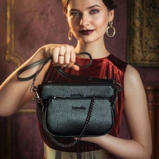 Crossbody kabelka s odnímateľnou kapsičkou a retiazkou Le Sands materiál syntetická koža zapínanie na zips farba čierna veľkosť malá 4609 C Lifestyle