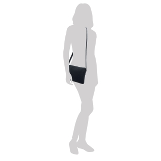 Minimalistická crossbody kabelka zo syntetiky Carmelo materiál syntetická koža zapínanie na zips farba béžová veľkosť malá 4333 BE Na postave