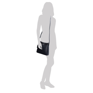 Kožená kabelka crossbody Noelia Bolger Noelia Bolger materiál kože zapínanie na zips farba čierna veľkosť malá NB 0097 C Na postave