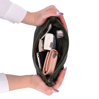 Praktická kožená crossbody na každý deň Noelia Bolger materiál kože zapínanie na zips farba zelená veľkosť malá NB 2406 ZE Vnútro