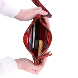 Kožené puzdro s odnímateľným pútkom Noelia Bolger materiál kože zapínanie na zips farba červená veľkosť veľká 5137 NB CV Vnútro