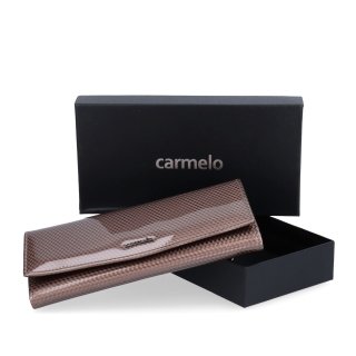 Štýlová lakovaná peňaženka z pravej kože Carmelo materiál kože zapínanie na cvok farba taupe veľkosť veľká 2109 K T Krabička