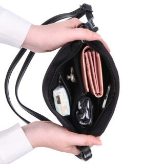 Praktická crossbody kabelka s extra vreckom Carmelo materiál nylon zapínanie na zips farba červená veľkosť malá 6607 CV Vnútro