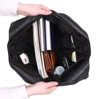 Veľká kožená kabelka s uchami a crossbody popruhom Noelia Bolger materiál kože zapínanie na zips farba čierna veľkosť veľká NB 2429 C Vnútro