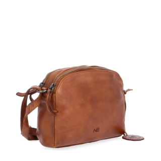 Kvalitná kožená crossbody kabelka Noelia Bolger materiál kože zapínanie na zips farba koňaková veľkosť malá NB 2408 KO