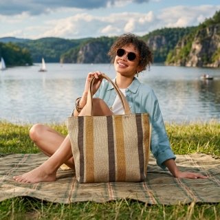 Ľahká textilná kabelka na každodenné použitie Indee materiál textil zapínanie na zips farba hnedá veľkosť veľká 6346 H Lifestyle