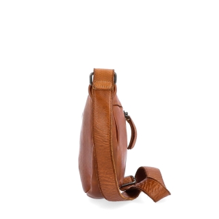 Asymetrická kožená moonbag kabelka Noelia Bolger materiál kože zapínanie na zips farba koňaková veľkosť malá NB 2413 KO Z boku