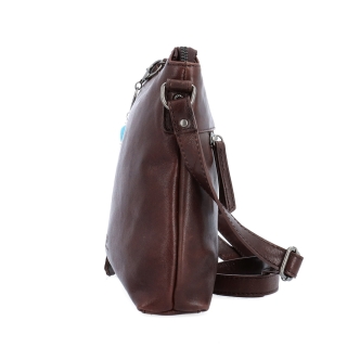 Kožená crossbody kabelka s príveskom Noelia Bolger materiál kože zapínanie na zips farba hnedá veľkosť malá NB 3100 H Z boku