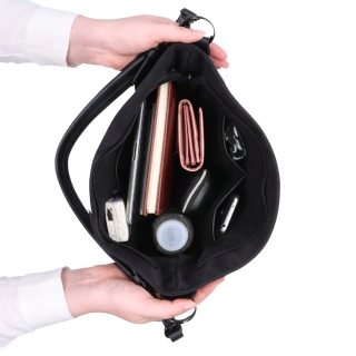 Elegantná dámska kabelka s dvoma popruhmi Carmelo materiál nylon zapínanie na zips farba čierna veľkosť stredná 6603 C LE Vnútro