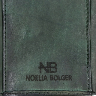 Kožená peňaženka s praktickým vreckom na zips Noelia Bolger materiál kože zapínanie na cvok farba zelená veľkosť malá 5132 NB ZE Logo
