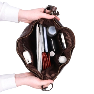 Mäkká kožená hobo kabelka cez rameno Noelia Bolger materiál kože zapínanie na zips farba hnedá veľkosť stredná NB 2043 H Vnútro