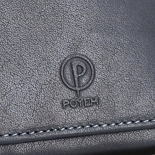 Luxusná kožená peňaženka Poyem materiál kože zapínanie na cvok farba čierna veľkosť malá 5227 Poyem C Logo