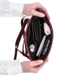 Malá elegantná kožená crossbody kabelka Noelia Bolger materiál kože zapínanie na zips farba červená veľkosť malá NB 0065 TCV Vnútro