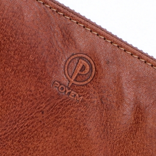 Kožená peňaženka peračník Poyem materiál kože zapínanie na zips farba koňaková veľkosť veľká 5212 Poyem KO Logo