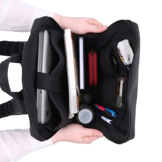 Moderný batoh s priehradkou na notebook Carmelo materiál syntetická koža zapínanie na zips farba hnedá veľkosť veľká 4673 H Vnútro