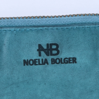 Praktická kožená peňaženka s prešívaním Noelia Bolger materiál kože zapínanie na cvok farba tyrkysová veľkosť malá 5130 NB TYR Logo
