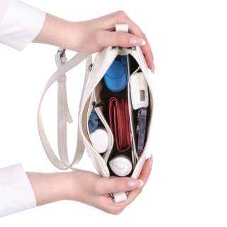 Nadčasová crossbody kabelka z pravej kože Noelia Bolger materiál kože zapínanie na zips farba biela veľkosť malá NB 0079 OW Vnútro