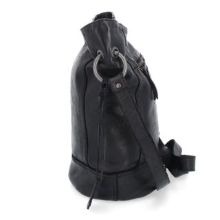 Kožená crossbody kabelka s dizajnovým prešívaním Noelia Bolger materiál kože zapínanie na zips farba čierna veľkosť stredná NB 2089 C Z boku