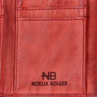 Minimalistická kožená peňaženka s prešívaním Noelia Bolger materiál kože zapínanie na cvok farba červená veľkosť malá 5129 NB CV Logo